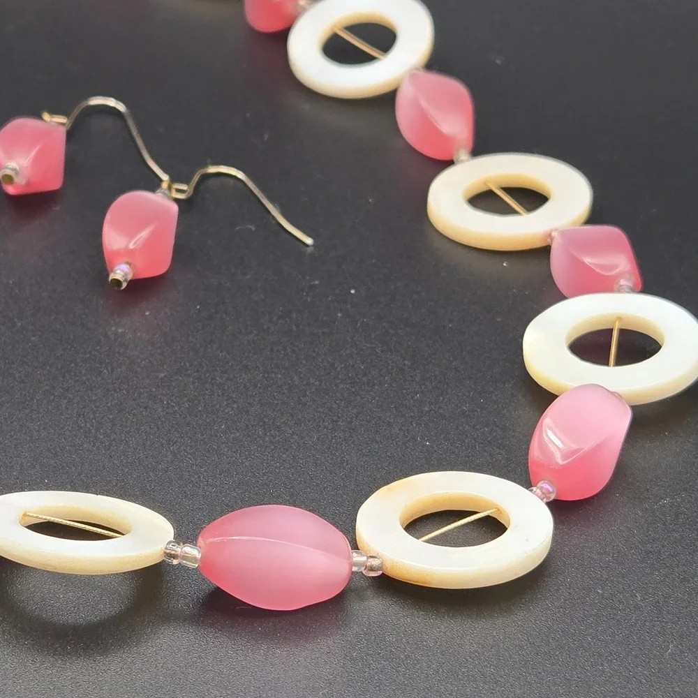 Pink Cat Eye Bead Necklace &‎ Dangle Earrings Set Mother of Pearl Circles